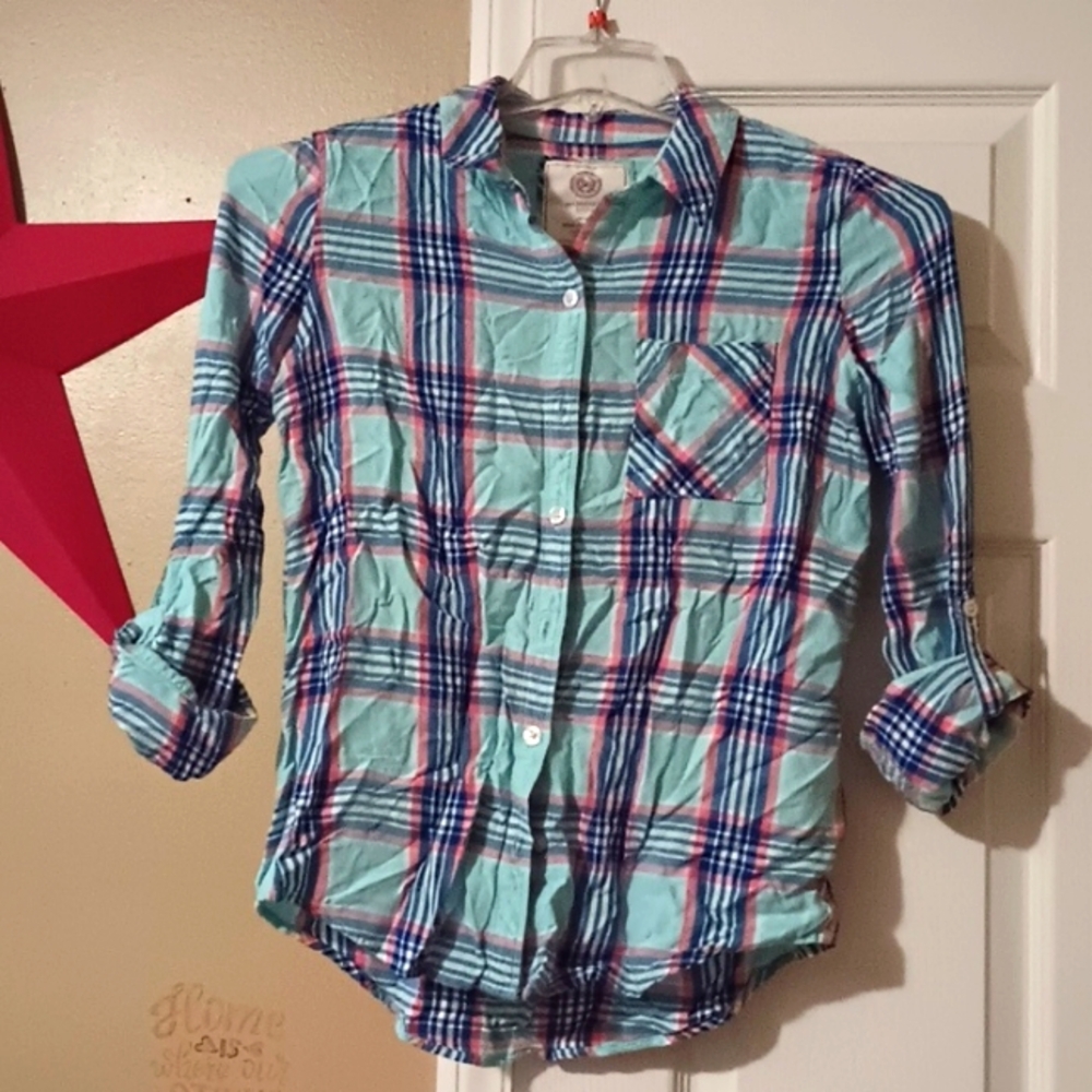 Woman's size small button up shirt